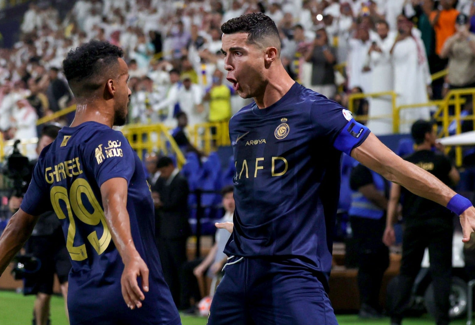 You are currently viewing Cristiano Ronaldo leva o Al-Nassr FC a vencer o Saihat Gulf por 2-0